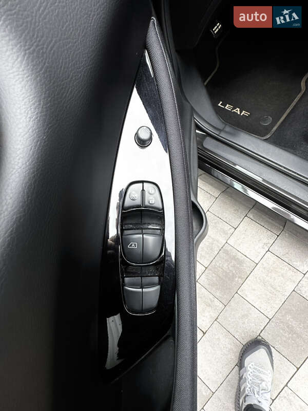 Хэтчбек Nissan Leaf 2020 в Хусте