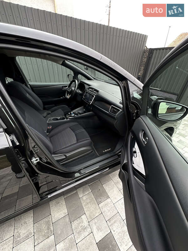 Хэтчбек Nissan Leaf 2020 в Хусте