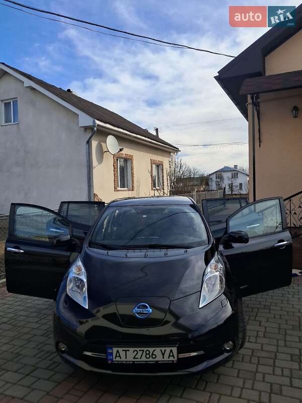 Хэтчбек Nissan Leaf 2015 в Ивано-Франковске
