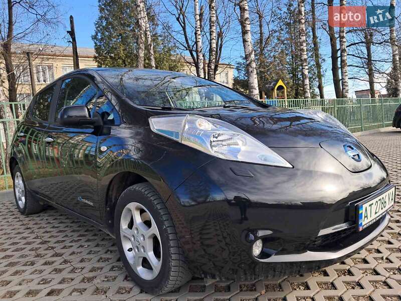 Хэтчбек Nissan Leaf 2015 в Ивано-Франковске