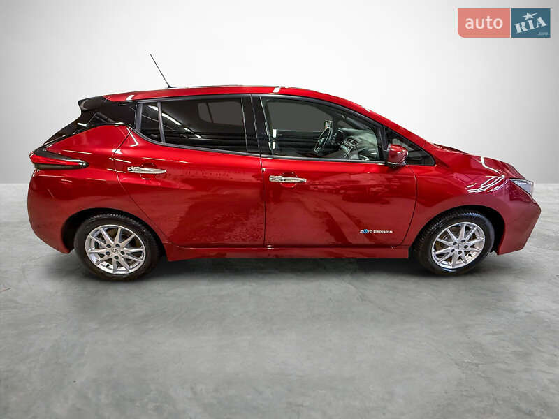 Хетчбек Nissan Leaf 2018 в Києві