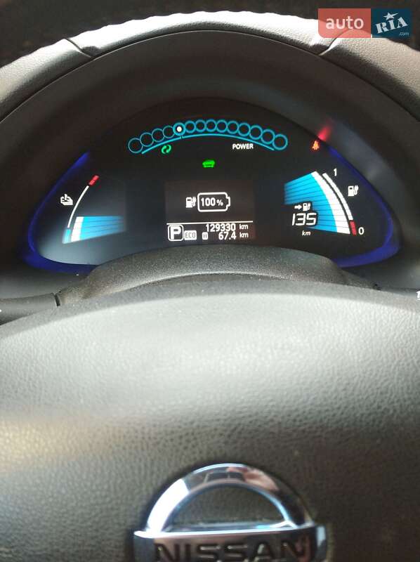 Хэтчбек Nissan Leaf 2014 в 