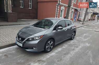 Хэтчбек Nissan Leaf 2021 в 