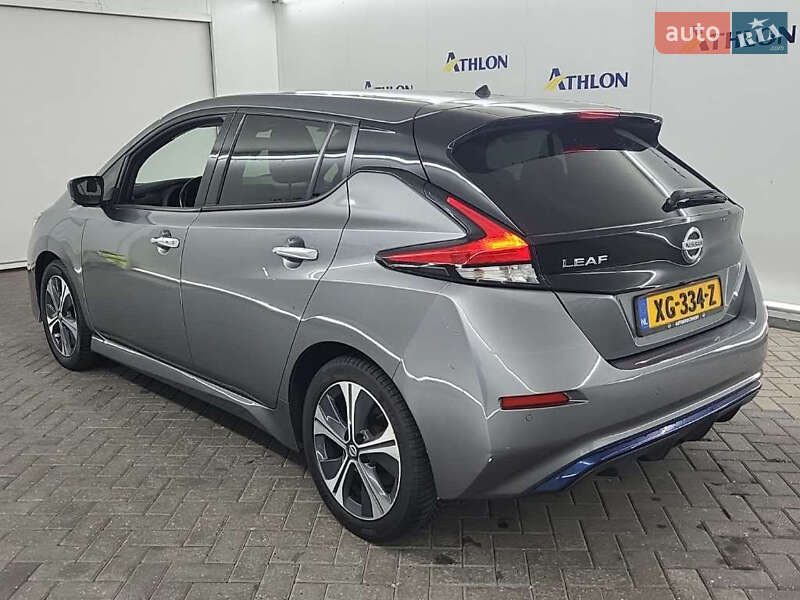 Хэтчбек Nissan Leaf 2019 в 