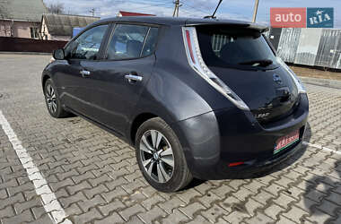Хэтчбек Nissan Leaf 2013 в 