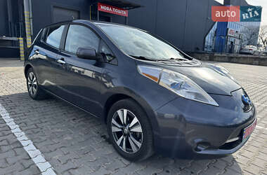 Хэтчбек Nissan Leaf 2013 в 