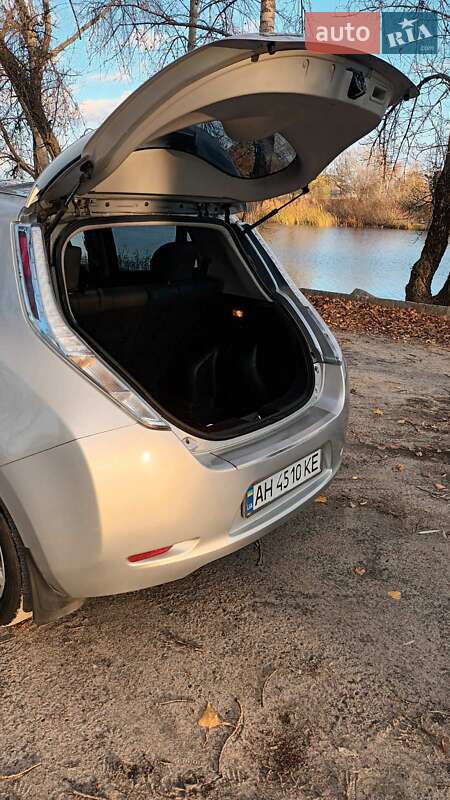 Хетчбек Nissan Leaf 2014 в Кременчуці