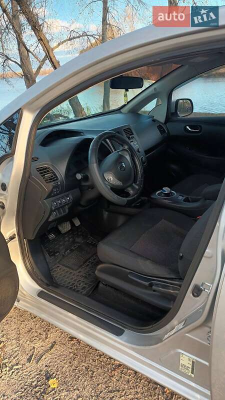 Хетчбек Nissan Leaf 2014 в Кременчуці