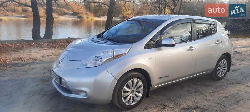 Хетчбек Nissan Leaf 2014 в Кременчуці