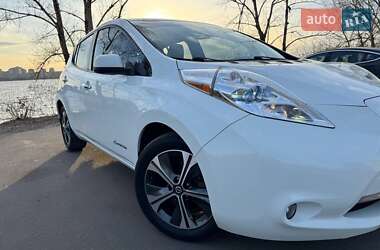 Хетчбек Nissan Leaf 2015 в Дніпрі