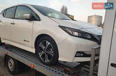 Хэтчбек Nissan Leaf 2019 в 