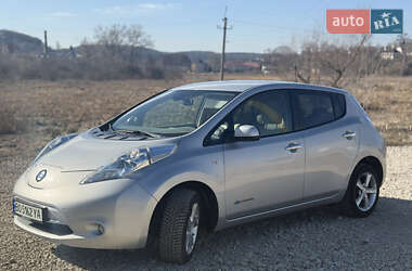 Хэтчбек Nissan Leaf 2013 в 