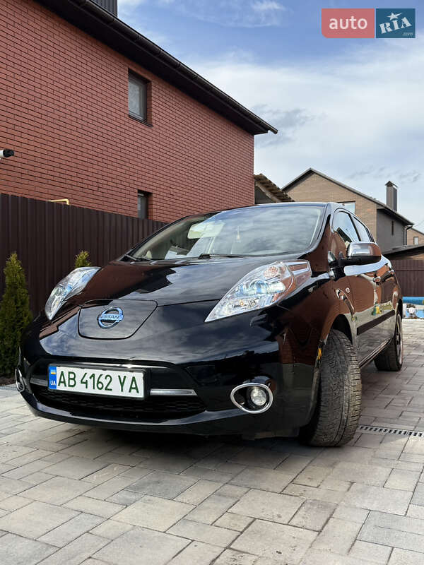 Хэтчбек Nissan Leaf 2012 в Виннице