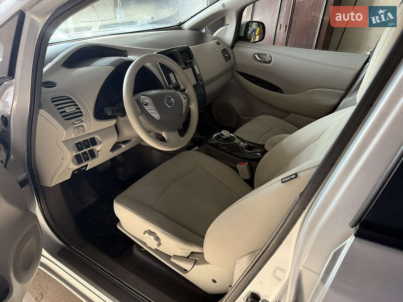 Хетчбек Nissan Leaf 2013 в Тернополі