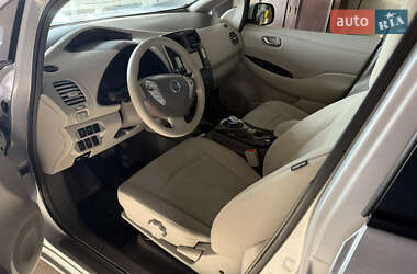 Хэтчбек Nissan Leaf 2013 в 