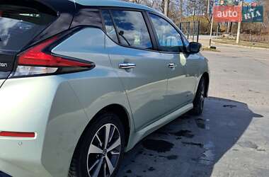 Хетчбек Nissan Leaf 2018 в Чернівцях