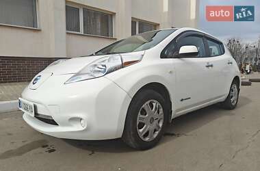 Хэтчбек Nissan Leaf 2014 в 