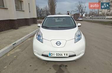 Хэтчбек Nissan Leaf 2014 в 