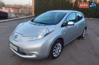 Хэтчбек Nissan Leaf 2015 в 