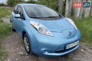 Хэтчбек Nissan Leaf 2014 в 
