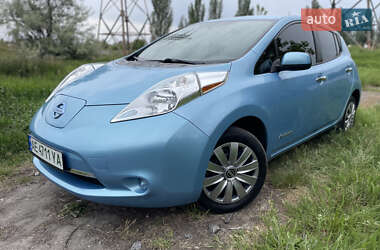 Хэтчбек Nissan Leaf 2014 в 