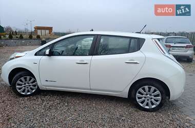 Хэтчбек Nissan Leaf 2013 в 