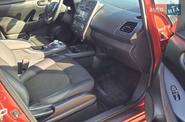 Хетчбек Nissan Leaf 2013 в 