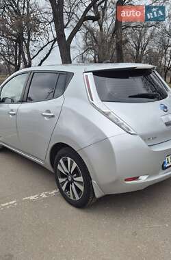 Хэтчбек Nissan Leaf 2015 в Кропивницком