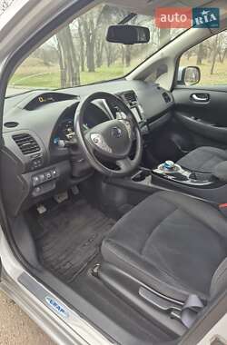 Хэтчбек Nissan Leaf 2015 в Кропивницком