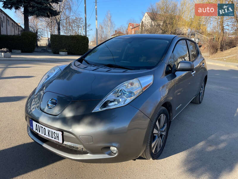 Хэтчбек Nissan Leaf 2014 в 