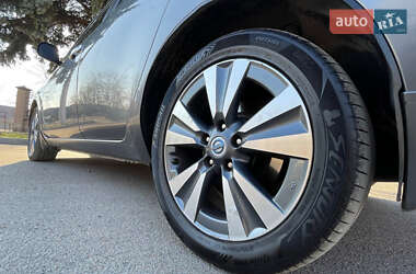 Хэтчбек Nissan Leaf 2014 в 