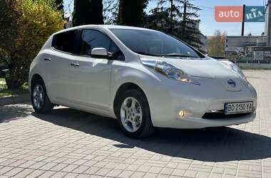 Хэтчбек Nissan Leaf 2014 в 
