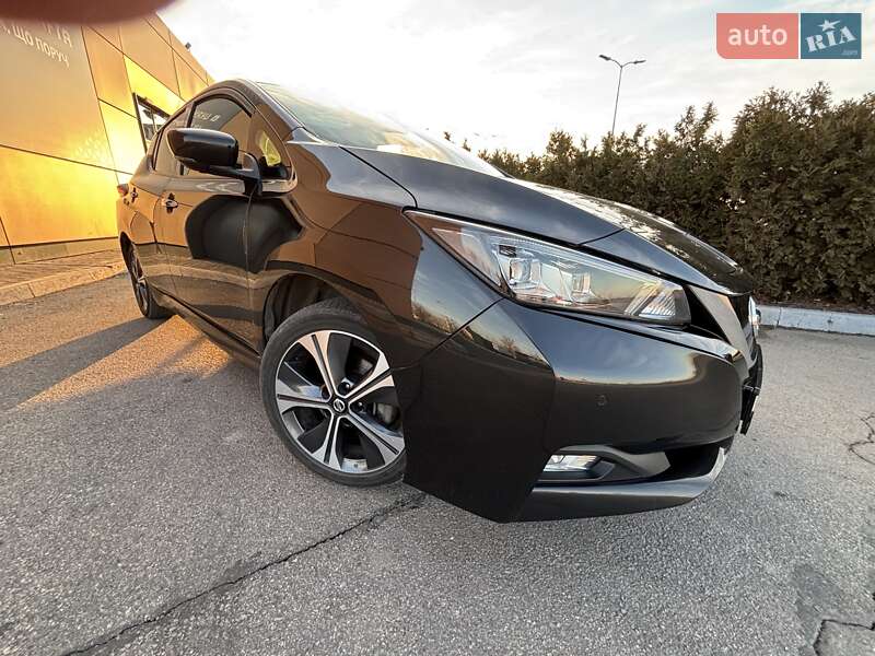 Хэтчбек Nissan Leaf 2018 в Днепре