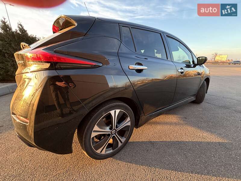 Хэтчбек Nissan Leaf 2018 в Днепре