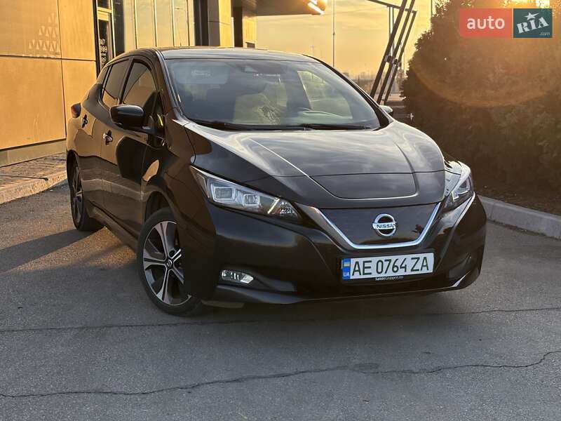 Хэтчбек Nissan Leaf 2018 в Днепре