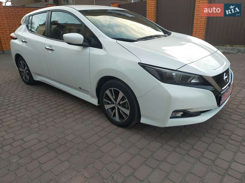 Хетчбек Nissan Leaf 2019 в 