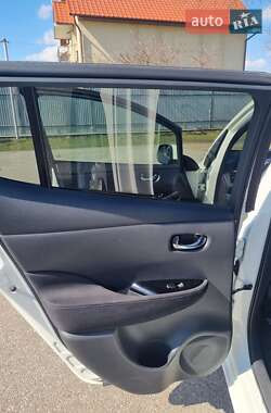 Хетчбек Nissan Leaf 2014 в 