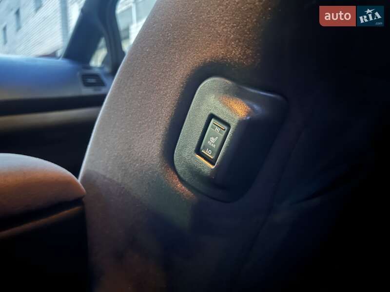 Хэтчбек Nissan Leaf 2015 в Ровно