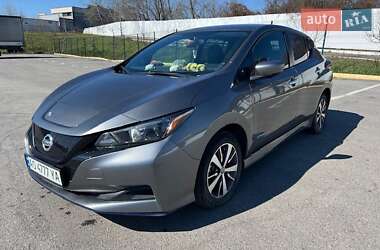 Хэтчбек Nissan Leaf 2019 в 