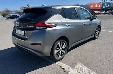 Хэтчбек Nissan Leaf 2019 в 