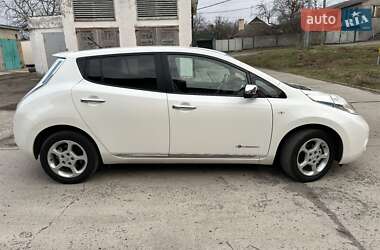 Хэтчбек Nissan Leaf 2014 в 
