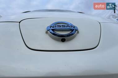 Хэтчбек Nissan Leaf 2014 в 