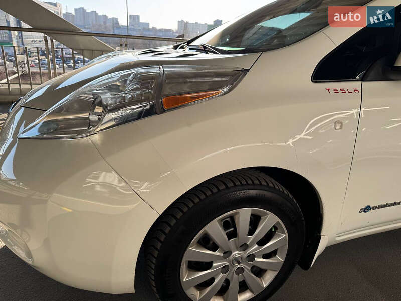 Хэтчбек Nissan Leaf 2016 в Киеве