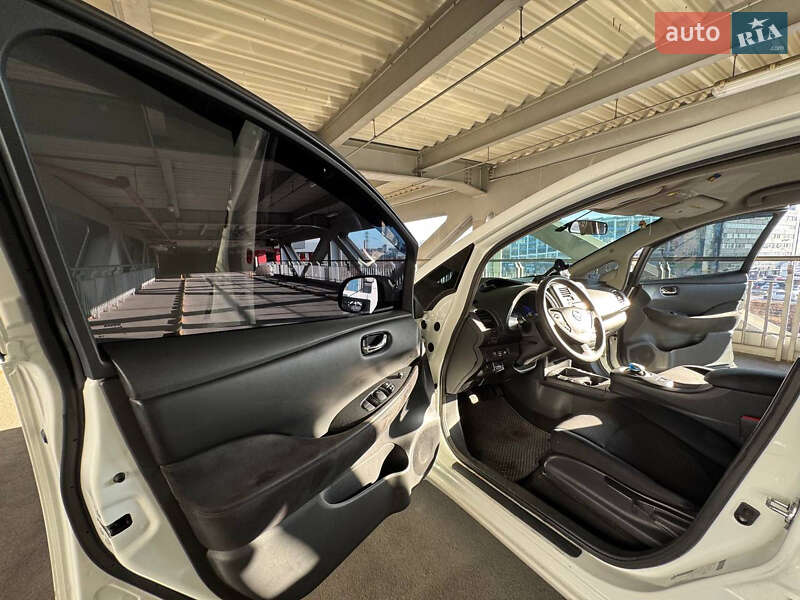 Хэтчбек Nissan Leaf 2016 в Киеве