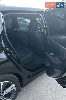 Хэтчбек Nissan Leaf 2019 в 