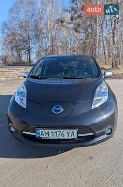 Хетчбек Nissan Leaf 2013 в 