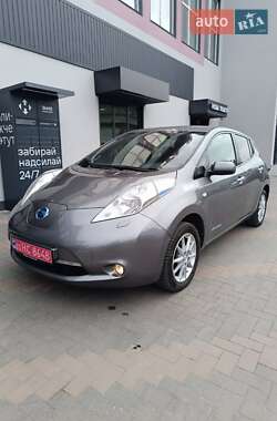 Хэтчбек Nissan Leaf 2015 в 