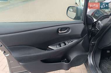 Хэтчбек Nissan Leaf 2015 в 