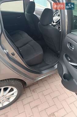 Хэтчбек Nissan Leaf 2015 в 