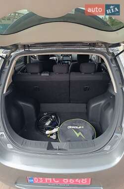 Хэтчбек Nissan Leaf 2015 в 